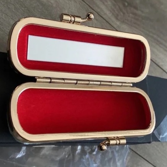 Vintage-retro lipstick lined-storage case - Picture 3 of 3